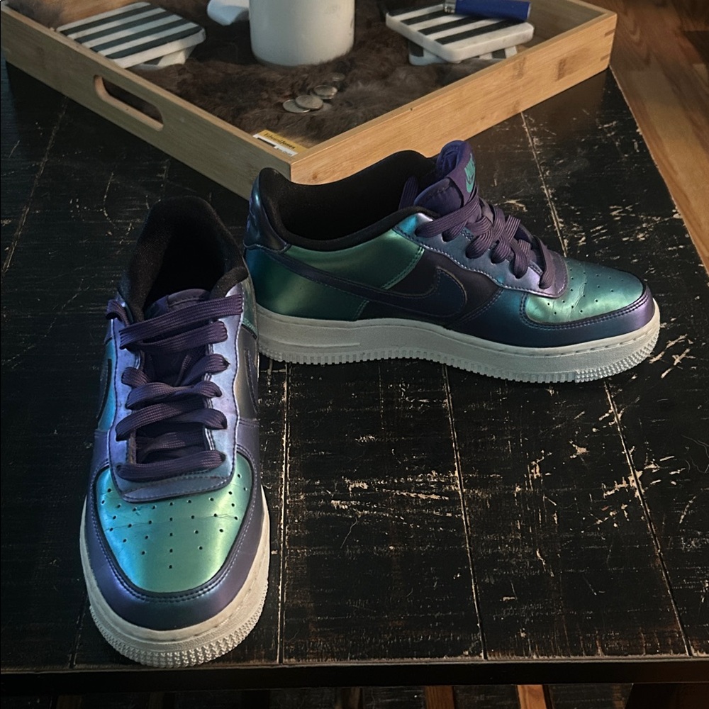 Nike Kids Sneakers in Iridescent Blue and Purple